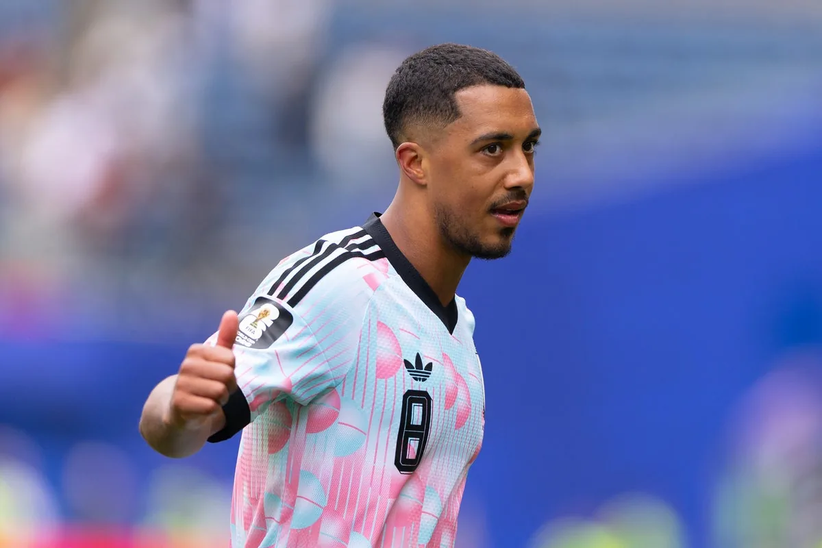 Youri Tielemans: Manchester United in talks to sign Aston Villa and Belgium midfielder